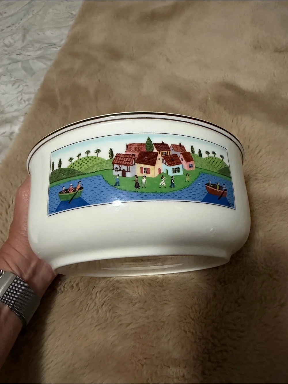 Villeroy & Boch Design Naïf Cream Round Vegetable Bowl Duck Countryside Design